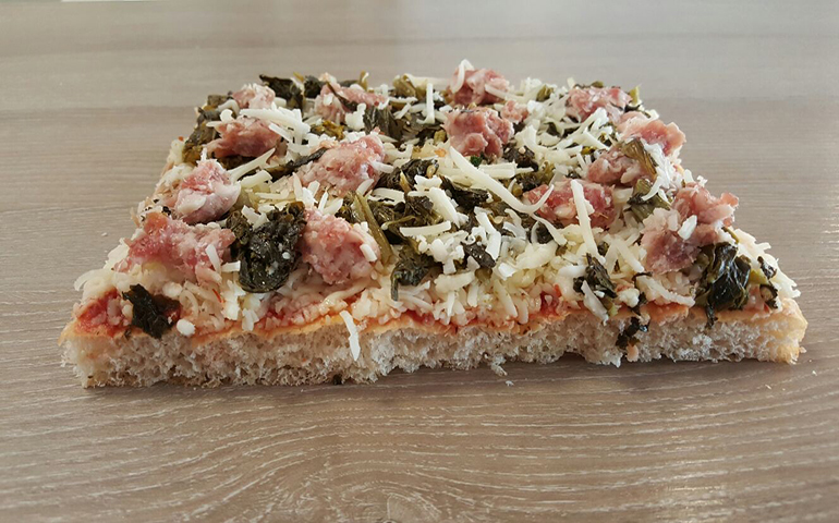 foto di una pizza campania