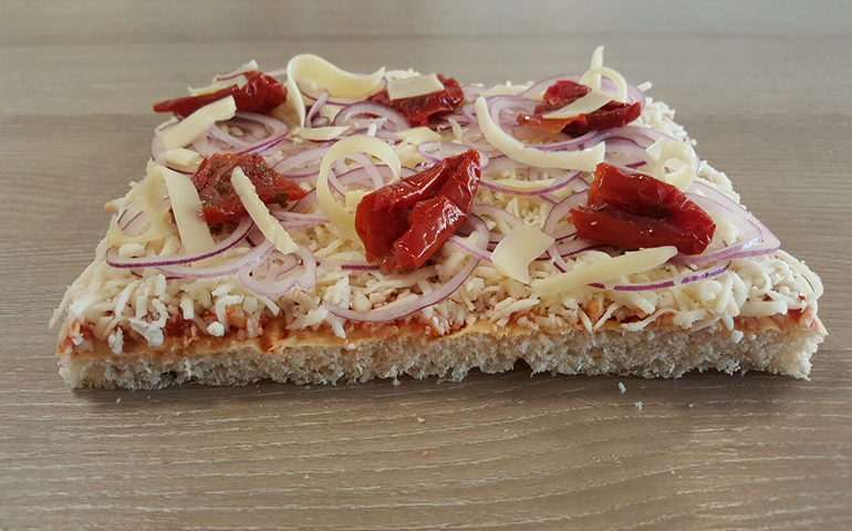 foto di una pizza casereccia