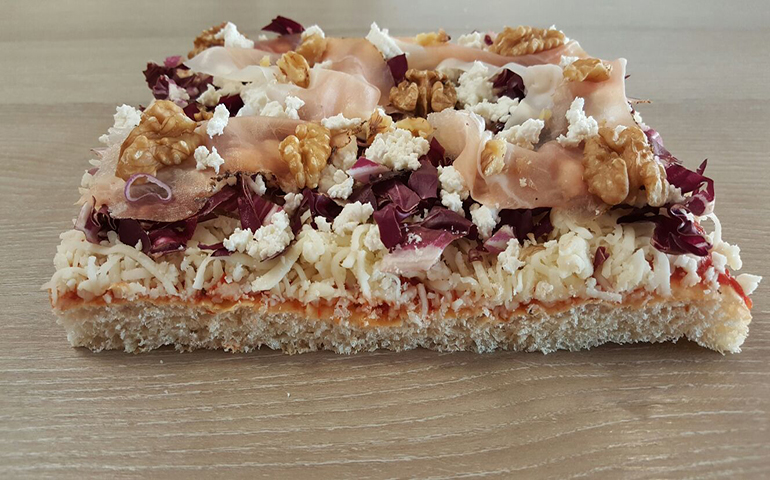 foto di una pizza grintosa