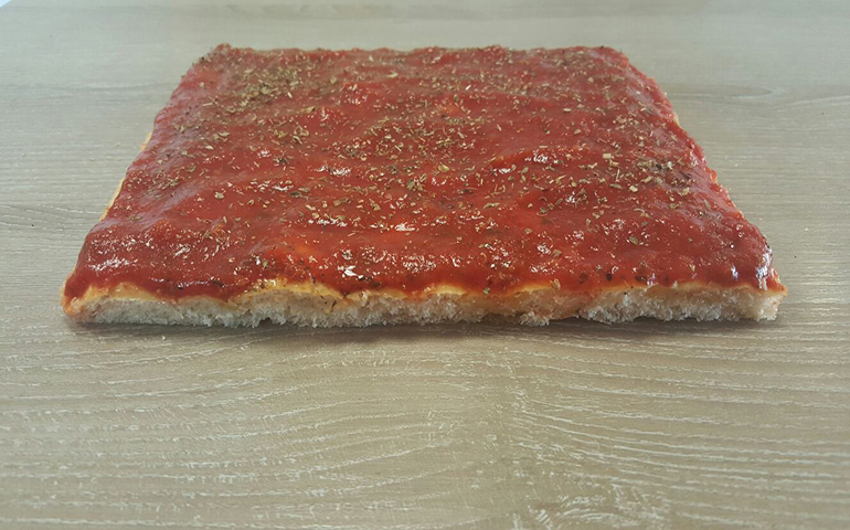 foto di una pizza marinara