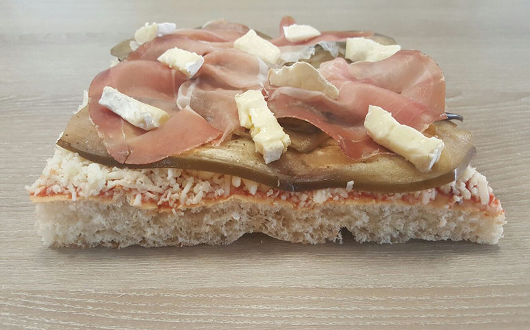 foto di una pizza pompei
