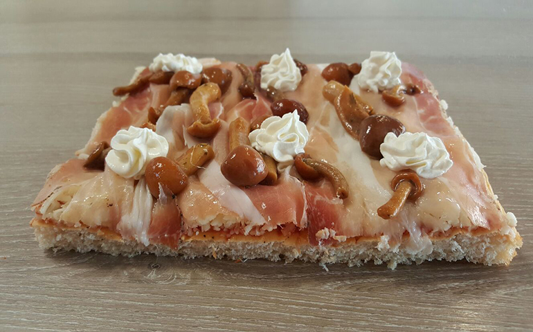 foto di una pizza saporita
