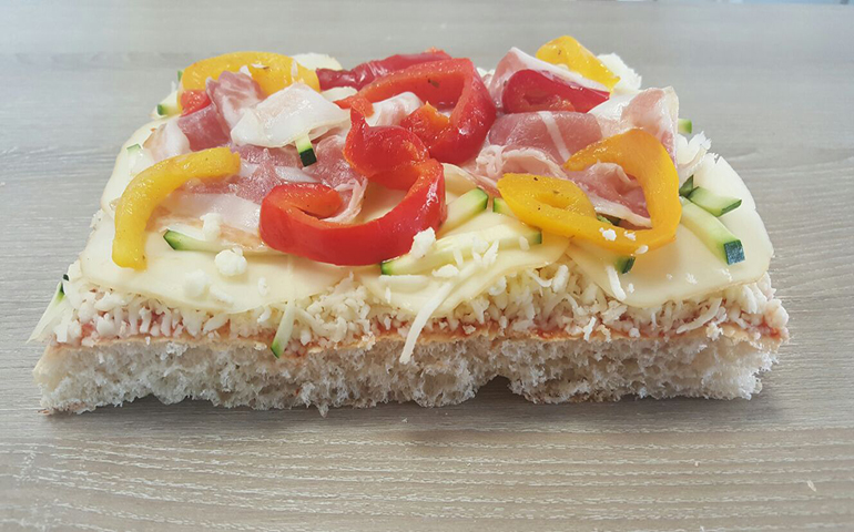 foto di una pizza umbra