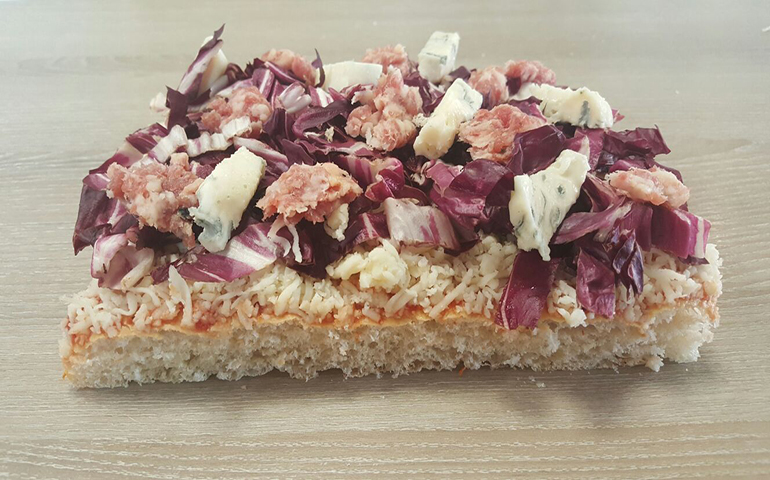 foto di una pizza veneto